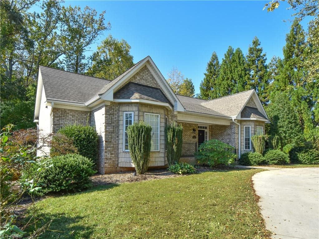 Stick/Site Built at 4634 Pebble Lake Drive, Pfafftown NC 27040, photo 2 of 36