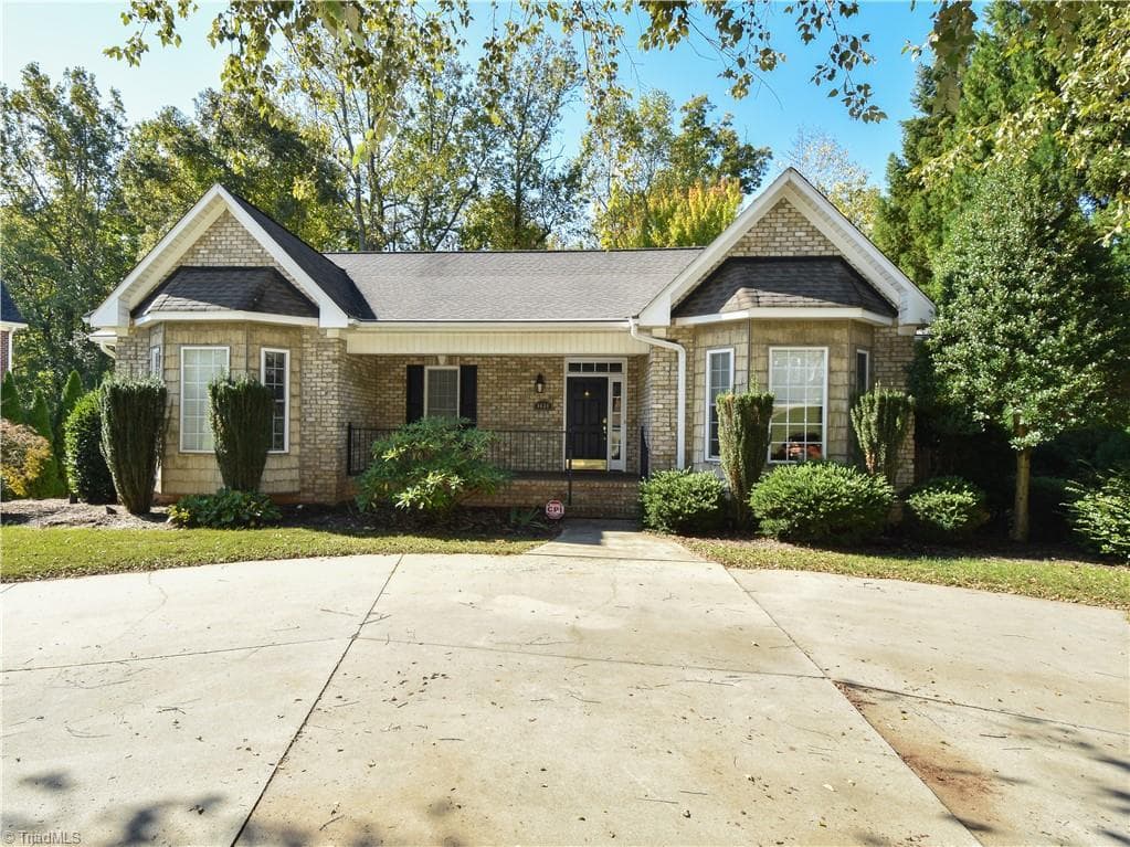4634 Pebble Lake Drive, Pfafftown NC 27040