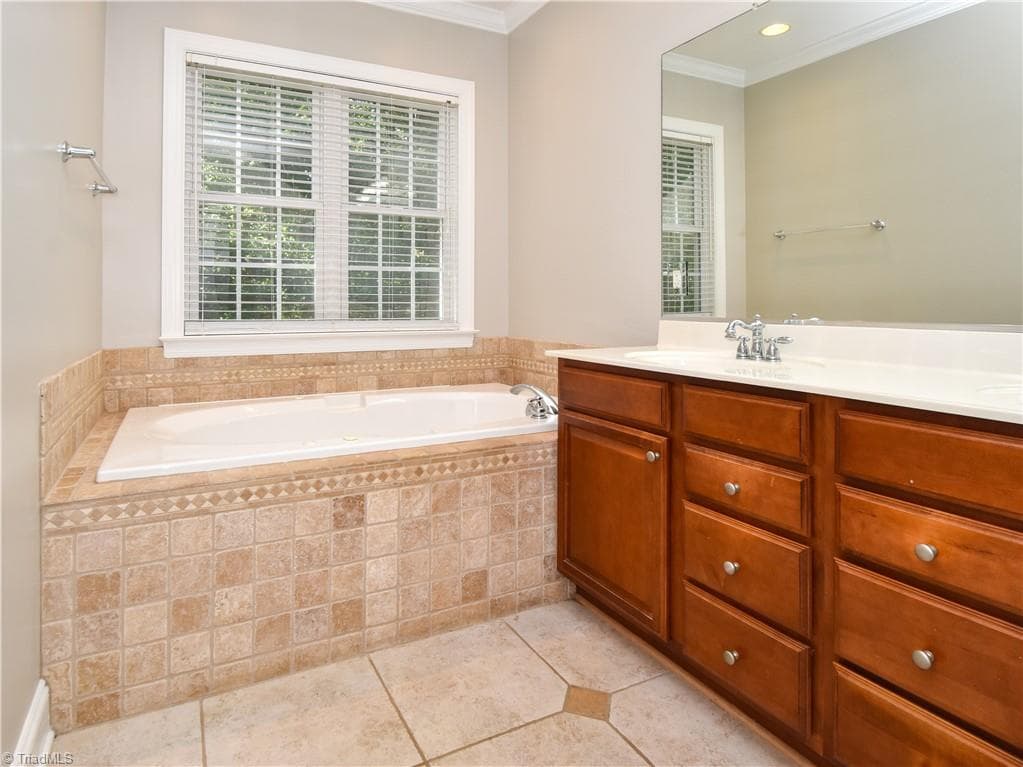 Stick/Site Built at 4634 Pebble Lake Drive, Pfafftown NC 27040, photo 18 of 36