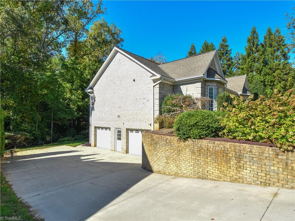 Stick/Site Built at 4634 Pebble Lake Drive, Pfafftown NC 27040, photo 4 of 36