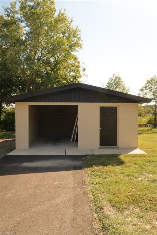 Stick/Site Built at 325 Bluemont Road, Mount Airy NC 27030, Mount Airy, photo 27 of 30
