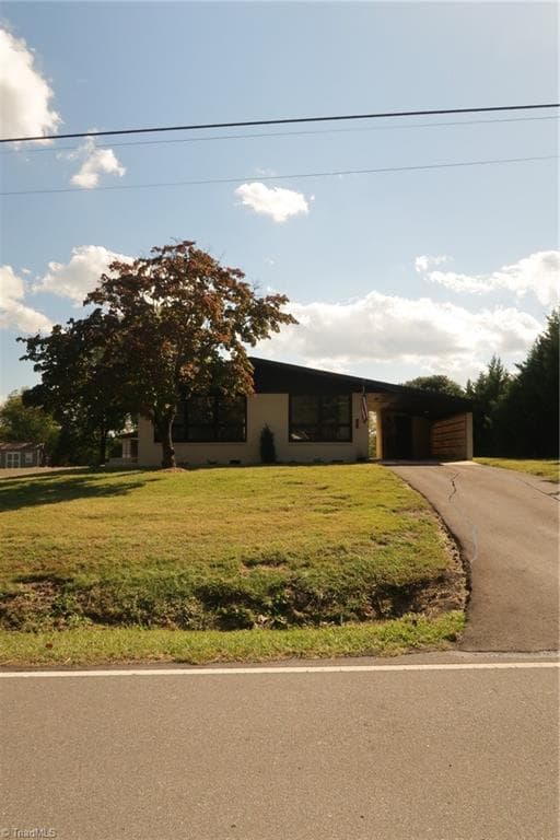 Stick/Site Built at 325 Bluemont Road, Mount Airy NC 27030, Mount Airy, photo 3 of 30