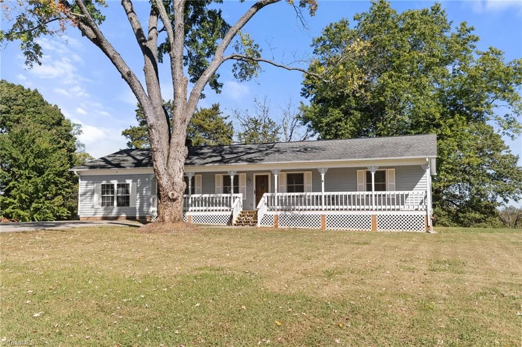 Stick/Site Built at 6644 Meadow Drive, Trinity NC 27370, photo 2 of 43