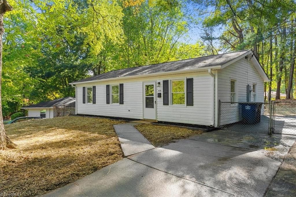 Stick/Site Built at 610 Chandler Street, Winston-Salem NC 27101, Winston-Salem, photo 3 of 28
