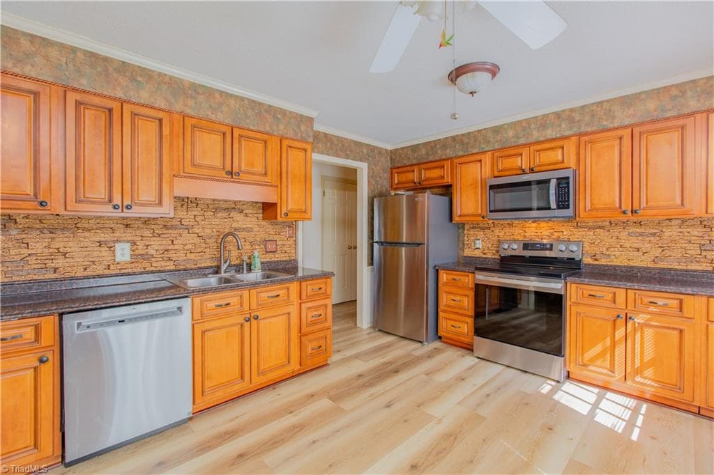 Stick/Site Built at 605 Greenvine Circle, Winston-Salem NC 27103, Winston-Salem, photo 3 of 29