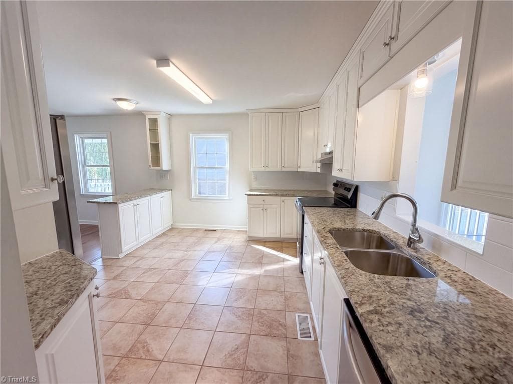 Stick/Site Built at 1410 Sumner Road, Thomasville NC 27360, Thomasville, photo 7 of 31