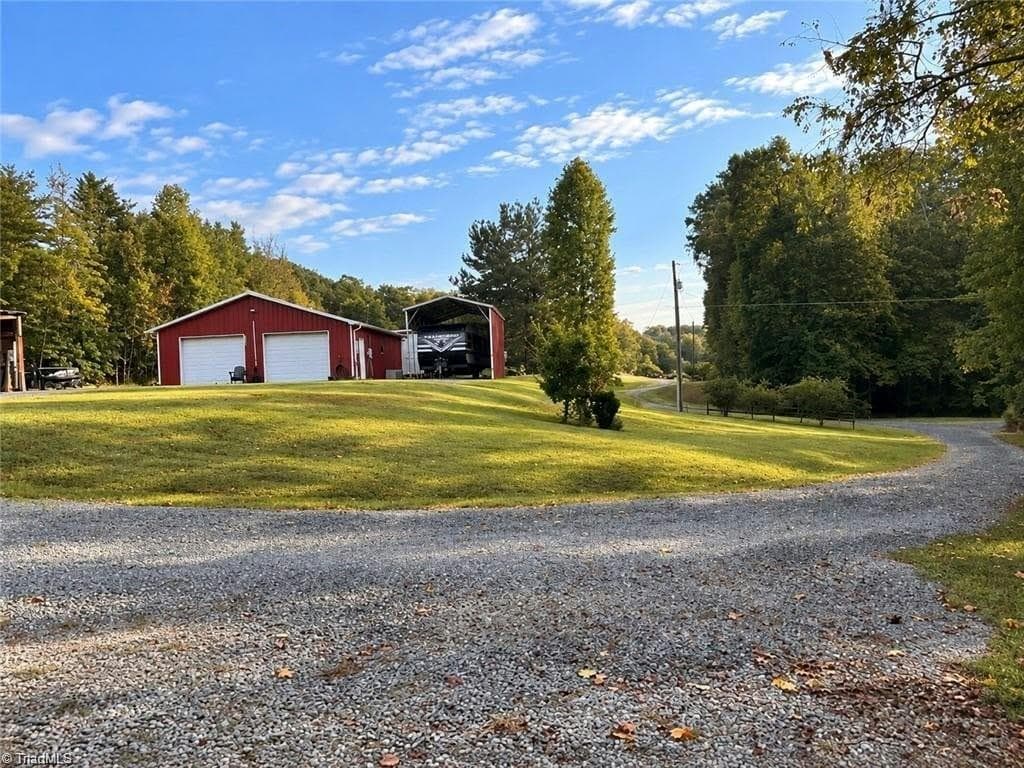Stick/Site Built at 1935 Wall Loop Road, Walnut Cove NC 27052, Walnut Cove, photo 15 of 38