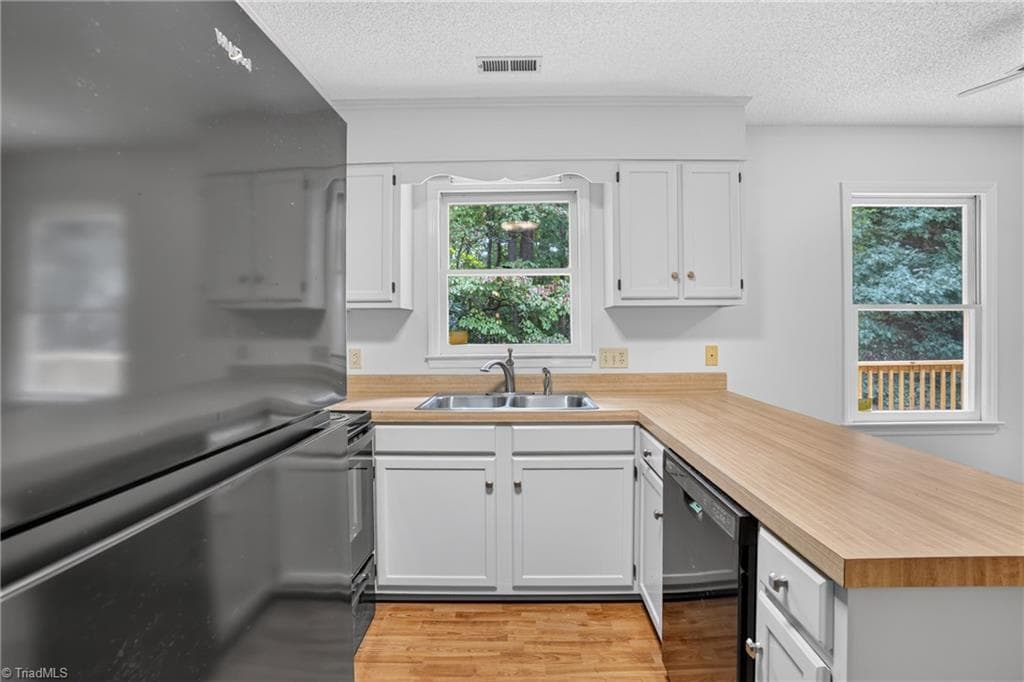Stick/Site Built at 1001 Kings Arms Court, High Point NC 27262, High Point, photo 18 of 21