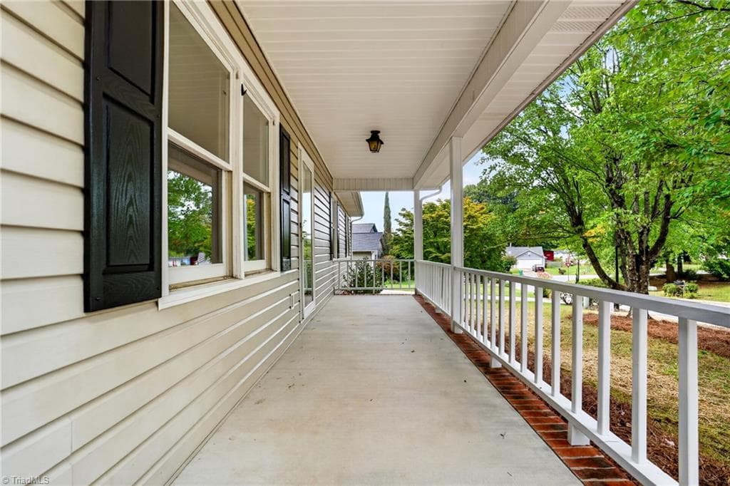 Stick/Site Built at 1001 Kings Arms Court, High Point NC 27262, High Point, photo 4 of 21