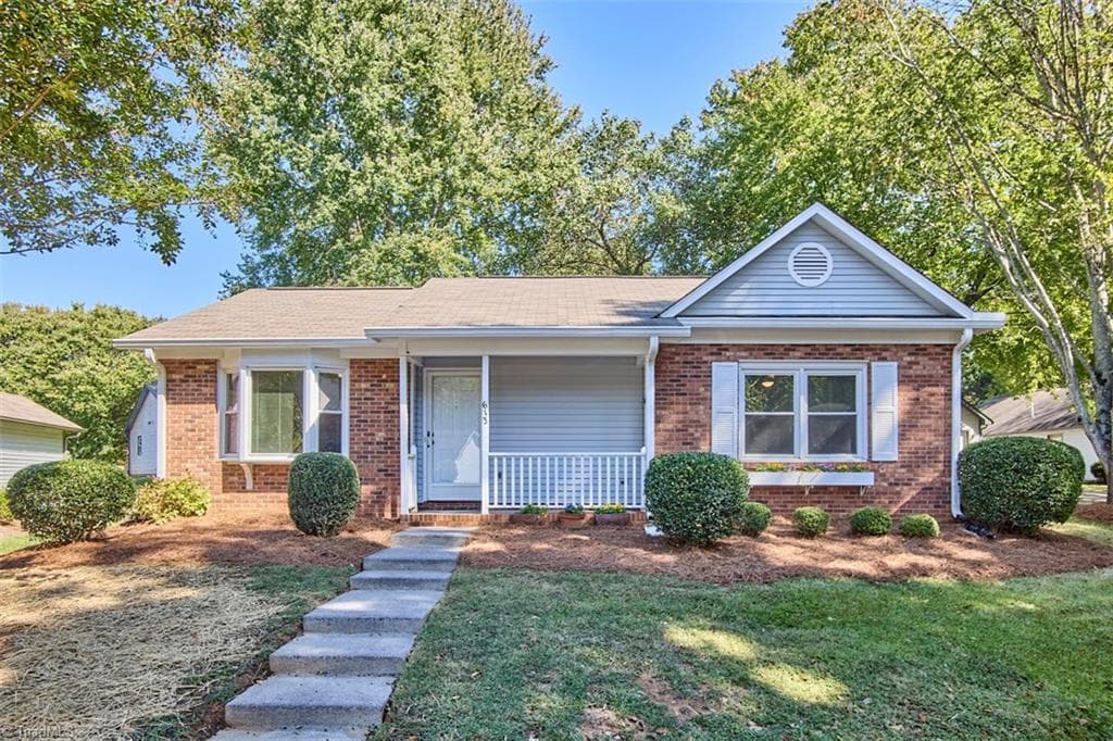613 Lantern Ridge Drive, Winston-Salem NC 27104
