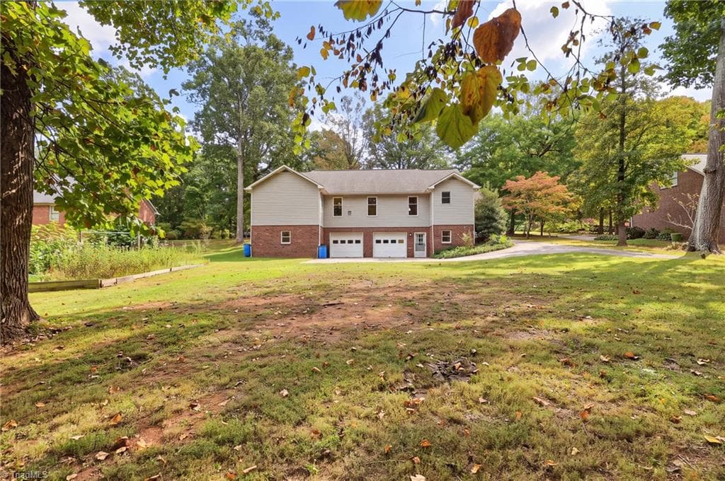 Stick/Site Built at 856 Lakeview Drive, Thomasville NC 27360, Thomasville, photo 32 of 37
