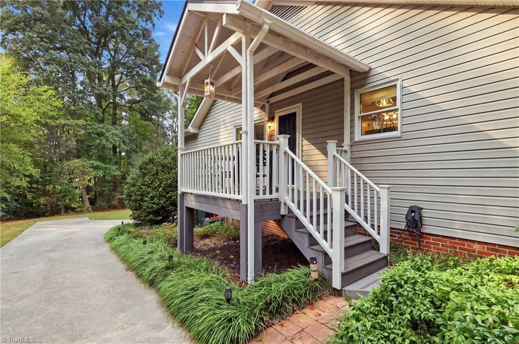 Stick/Site Built at 856 Lakeview Drive, Thomasville NC 27360, Thomasville, photo 28 of 37