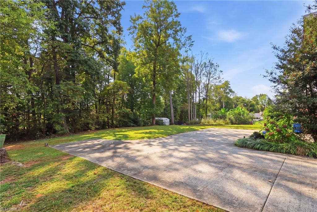 Stick/Site Built at 856 Lakeview Drive, Thomasville NC 27360, Thomasville, photo 31 of 37