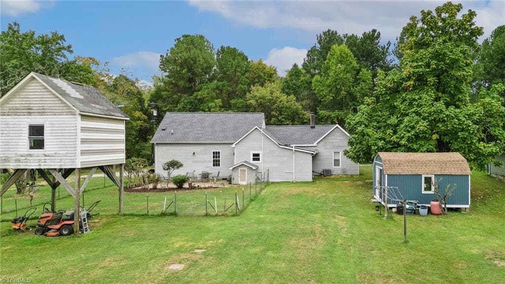 Stick/Site Built at 923 Bales Chapel Road, Jamestown NC 27282, Jamestown, photo 23 of 27