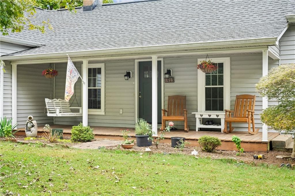 Stick/Site Built at 923 Bales Chapel Road, Jamestown NC 27282, Jamestown, photo 2 of 27