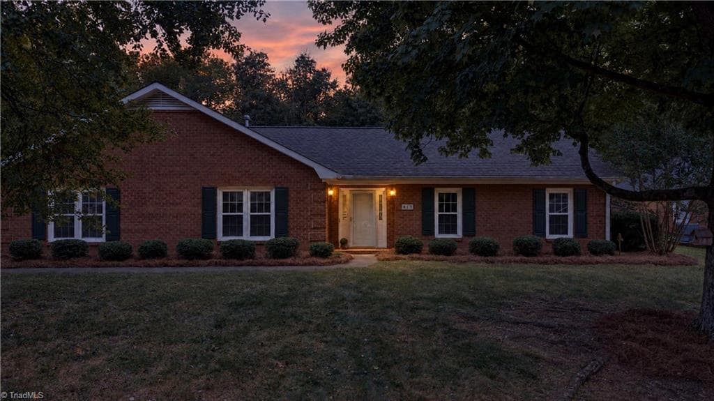 813 Campbell Glen Lane, Winston-Salem NC 27103