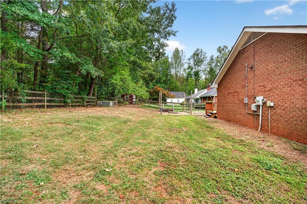 Stick/Site Built at 813 Campbell Glen Lane, Winston-Salem NC 27103, Winston-Salem, photo 38 of 50