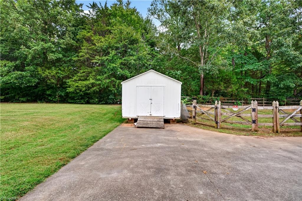 Stick/Site Built at 813 Campbell Glen Lane, Winston-Salem NC 27103, Winston-Salem, photo 48 of 50