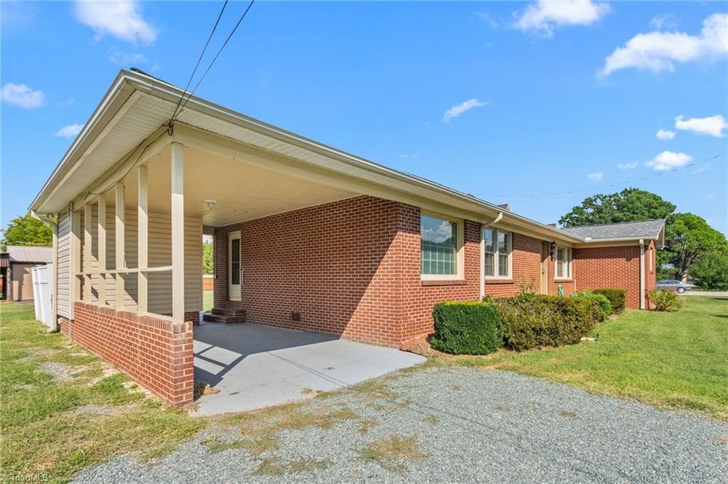 Stick/Site Built at 126 Andrews Avenue, Graham NC 27253, Graham, photo 5 of 30