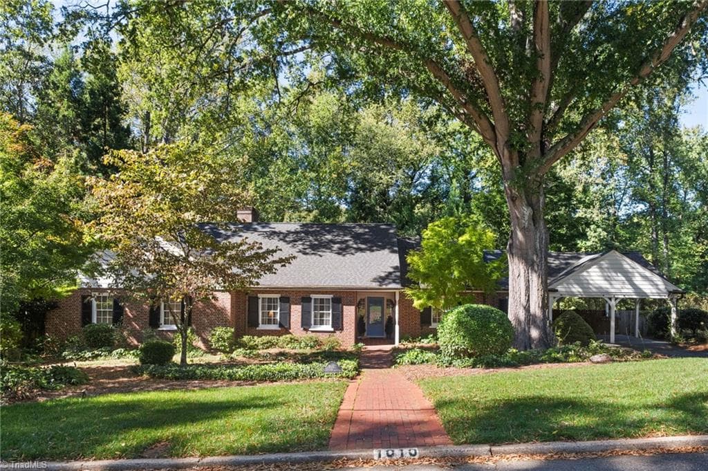 1010 Kenleigh Circle, Winston-Salem NC 27106