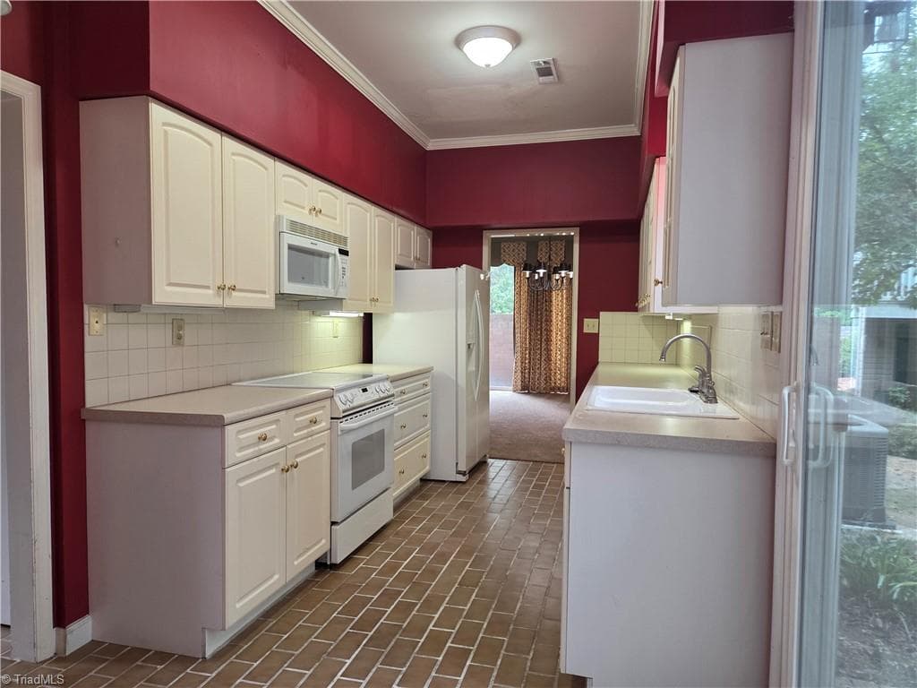Stick/Site Built at 203 Forest View Court, Winston-Salem NC 27104, Winston-Salem, photo 9 of 25