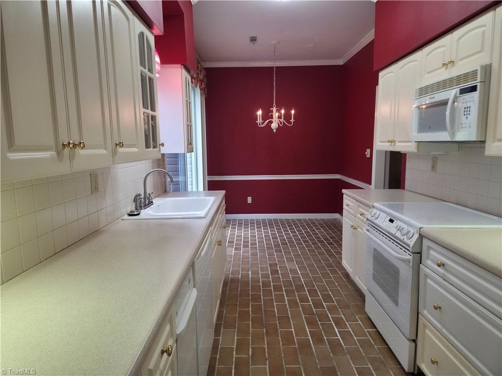 Stick/Site Built at 203 Forest View Court, Winston-Salem NC 27104, Winston-Salem, photo 8 of 25