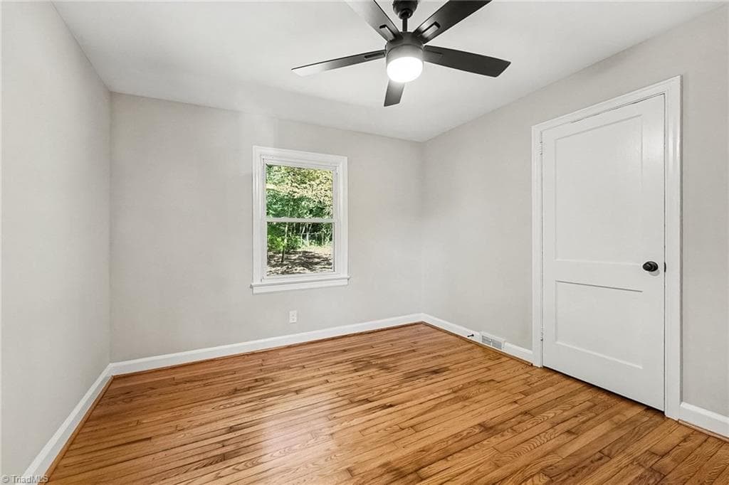 Stick/Site Built at 3708 Parkwood Drive, Greensboro NC 27403, Greensboro, photo 23 of 27