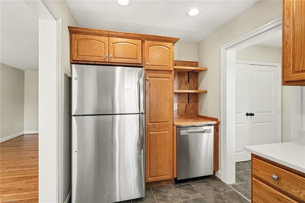 Stick/Site Built at 3708 Parkwood Drive, Greensboro NC 27403, Greensboro, photo 6 of 27