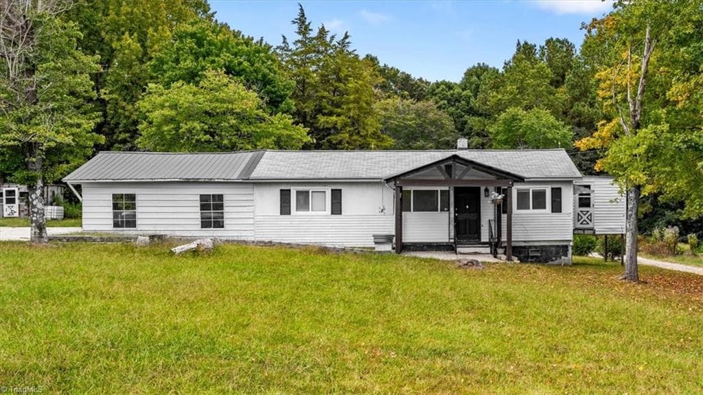 Stick/Site Built at 353 Sunshine Heights Road, Ramseur NC 27316, Ramseur, photo 2 of 48