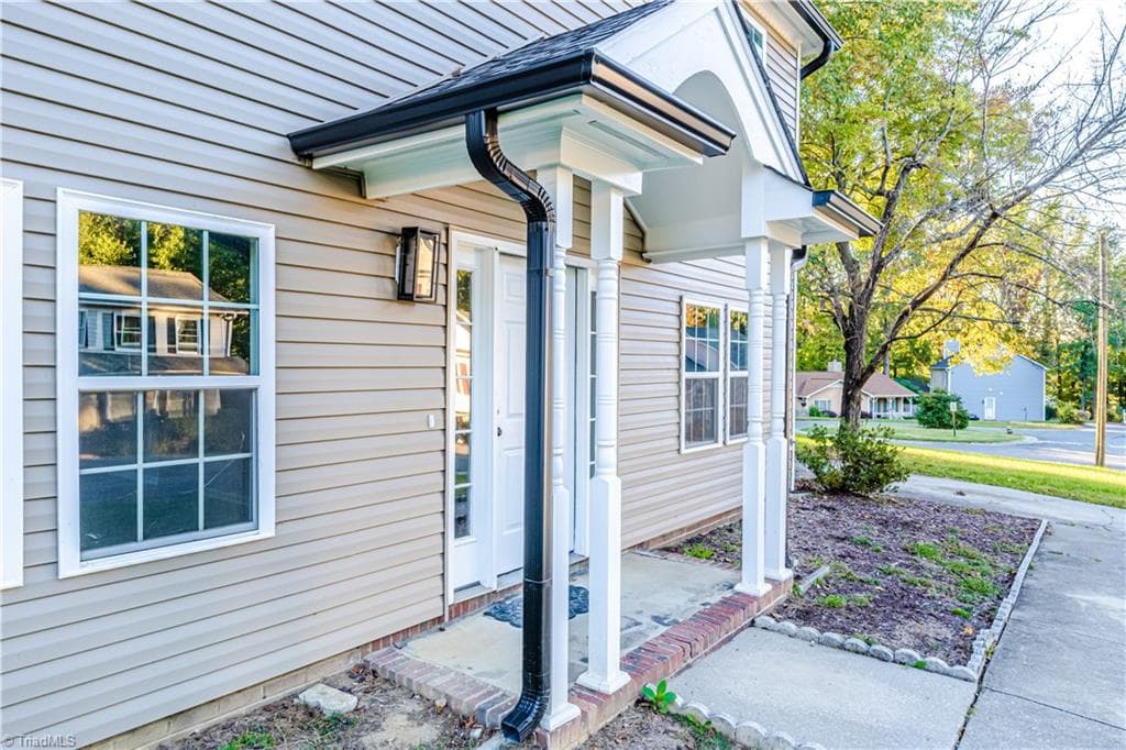 Stick/Site Built at 3 Ivyglen Court, Greensboro NC 27406, Greensboro, photo 6 of 36