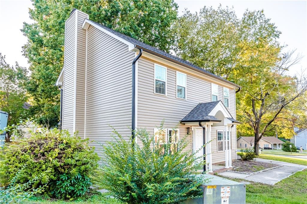 Stick/Site Built at 3 Ivyglen Court, Greensboro NC 27406, Greensboro, photo 3 of 36
