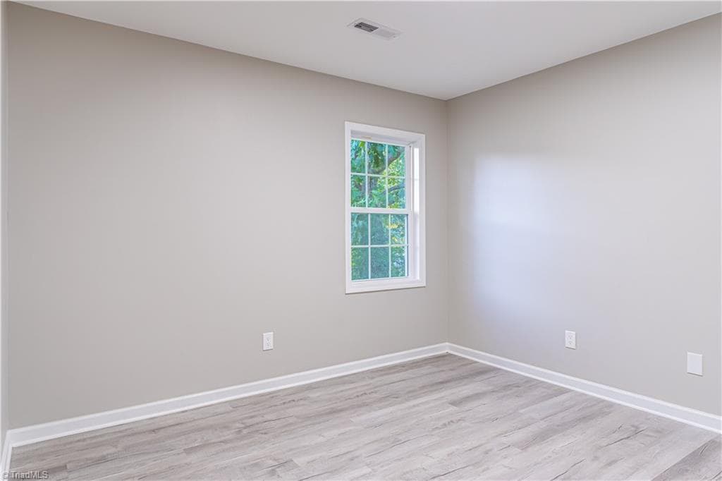 Stick/Site Built at 3 Ivyglen Court, Greensboro NC 27406, Greensboro, photo 35 of 36