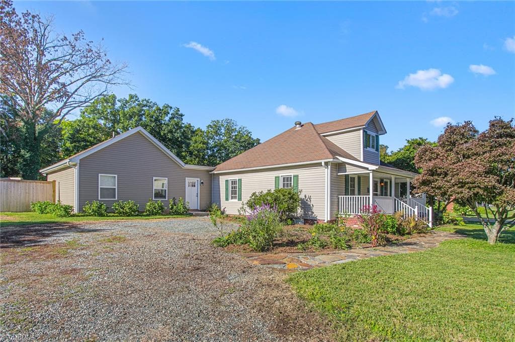 407 W Crawford Street, Mebane NC 27302