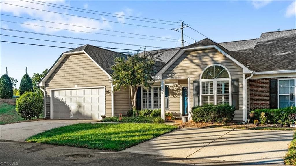 Stick/Site Built at 7 Shelburne Court, Greensboro NC 27455, photo 2 of 28