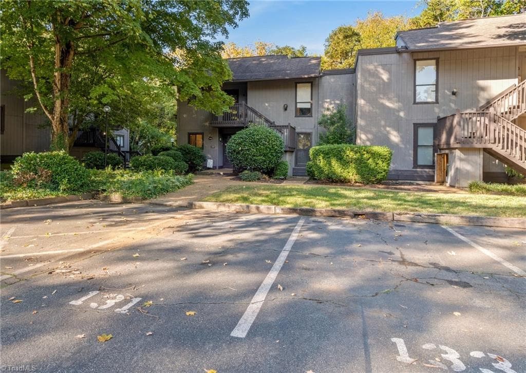 Stick/Site Built at 133 Cedar Cove Lane, Winston-Salem NC 27104, Winston-Salem, photo 2 of 24