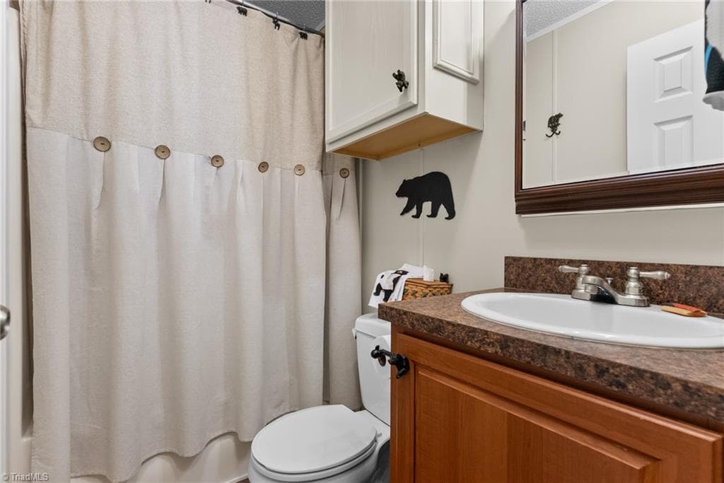 Manufactured Home at 99 Lynn Lane, Glade Valley NC 28627, Glade Valley, photo 13 of 45