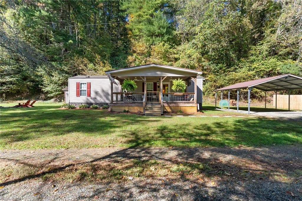 Manufactured Home at 99 Lynn Lane, Glade Valley NC 28627, Glade Valley, photo 26 of 45