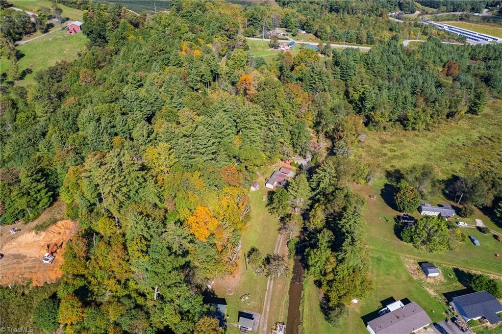 Manufactured Home at 99 Lynn Lane, Glade Valley NC 28627, Glade Valley, photo 34 of 45