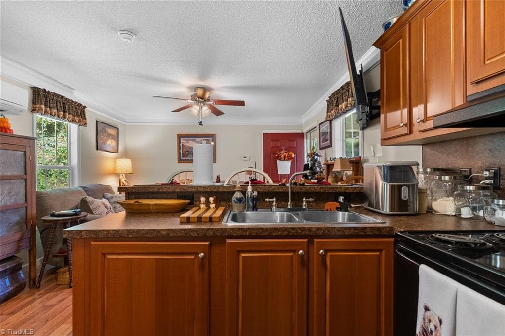 Manufactured Home at 99 Lynn Lane, Glade Valley NC 28627, Glade Valley, photo 11 of 45