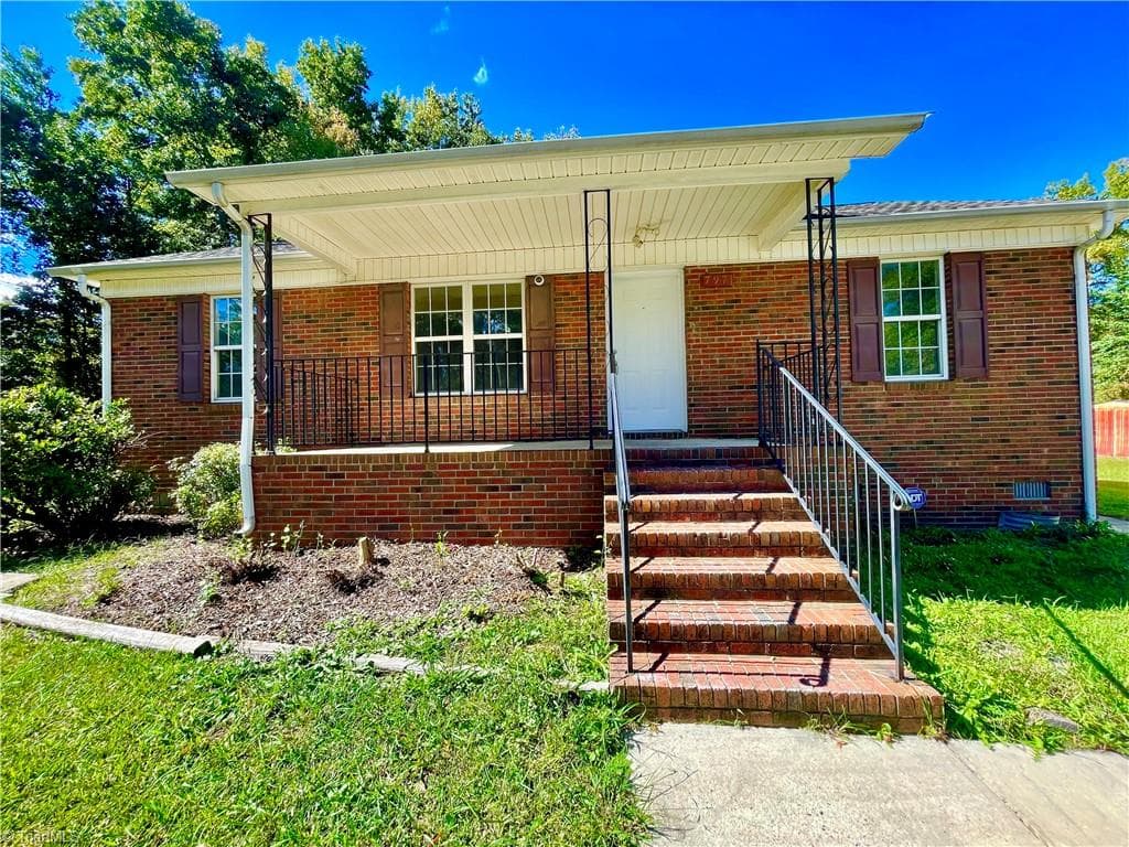 Stick/Site Built at 797 Carrieland Drive, Greensboro NC 27405, Greensboro, photo 3 of 35