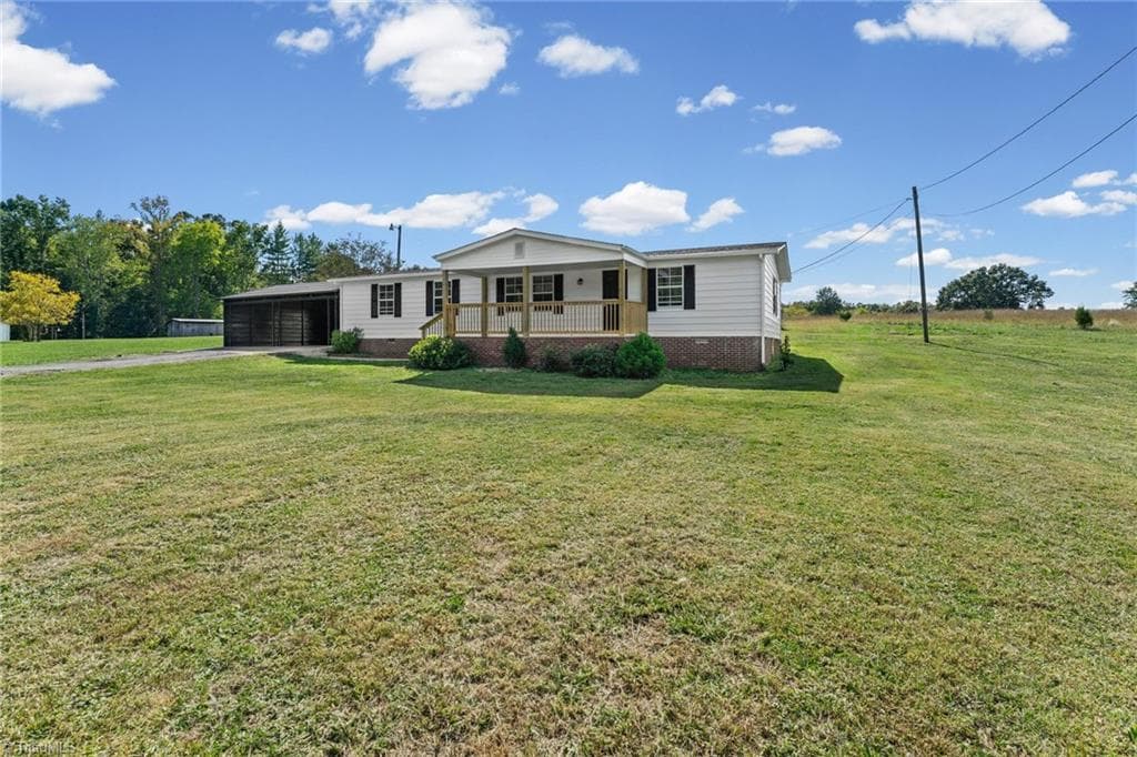 Manufactured Home at 590 Regan Road, Lexington NC 27292, photo 36 of 41