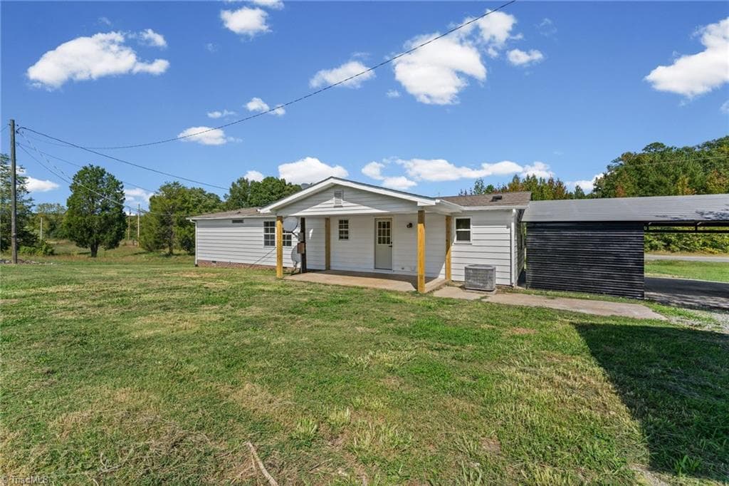Manufactured Home at 590 Regan Road, Lexington NC 27292, photo 32 of 41