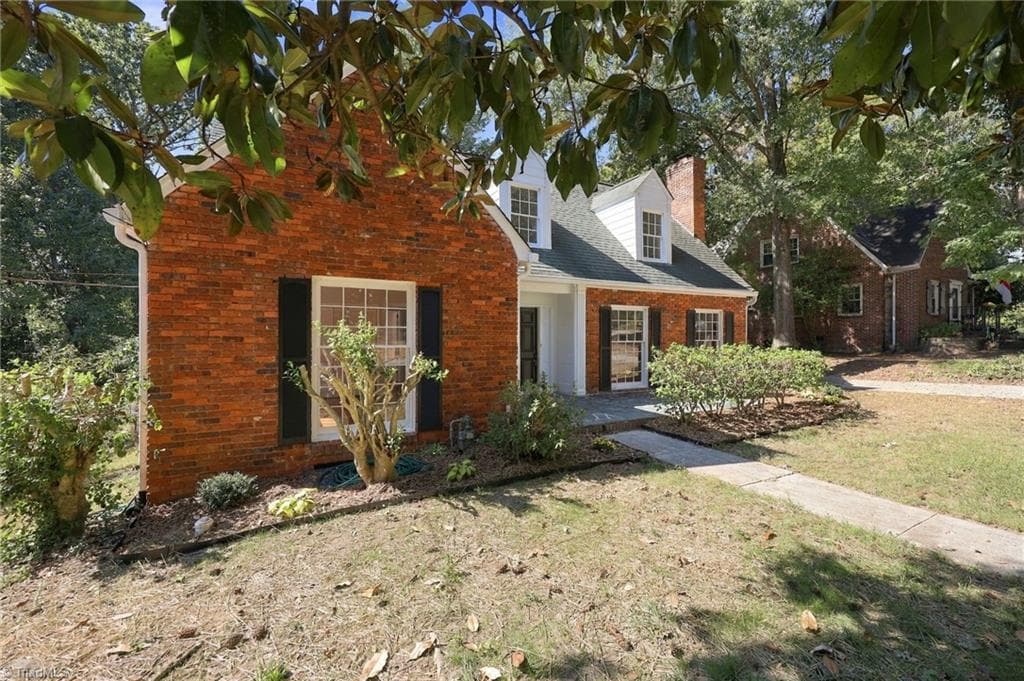 Stick/Site Built at 1007 Wellington Street, High Point NC 27262, High Point, photo 2 of 37