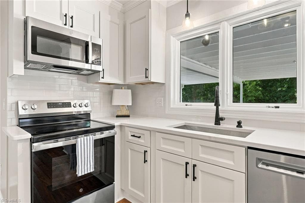Stick/Site Built at 1007 Wellington Street, High Point NC 27262, High Point, photo 6 of 37