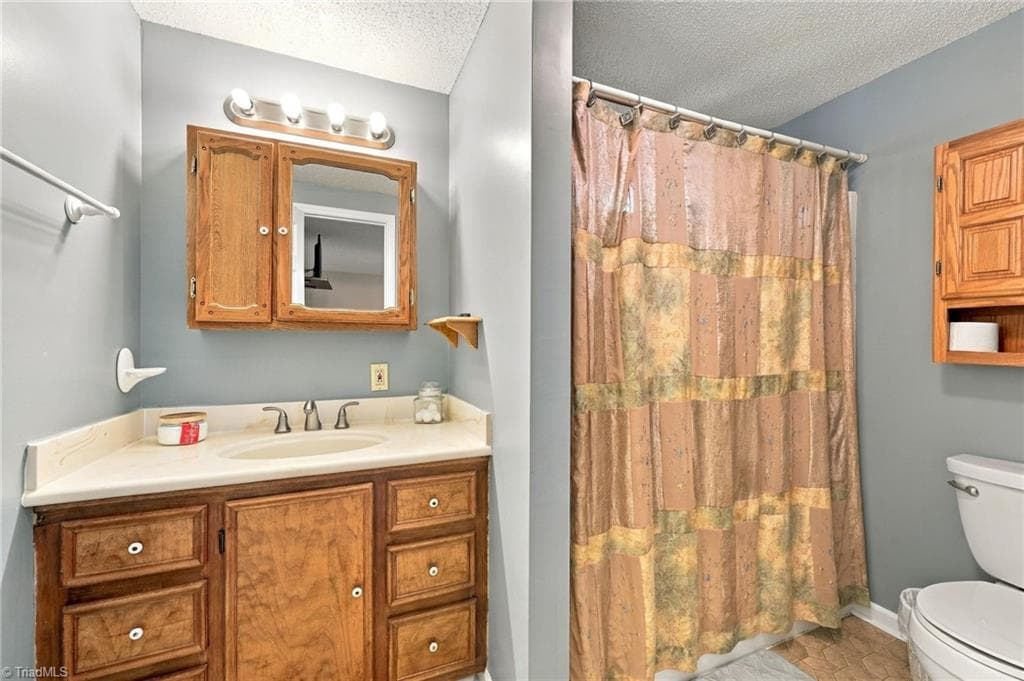 Manufactured Home at 1077 Brown Farm Road, Walnut Cove NC 27052, Walnut Cove, photo 22 of 48