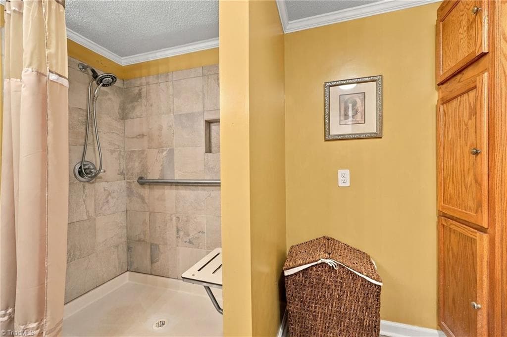 Manufactured Home at 1077 Brown Farm Road, Walnut Cove NC 27052, Walnut Cove, photo 24 of 48