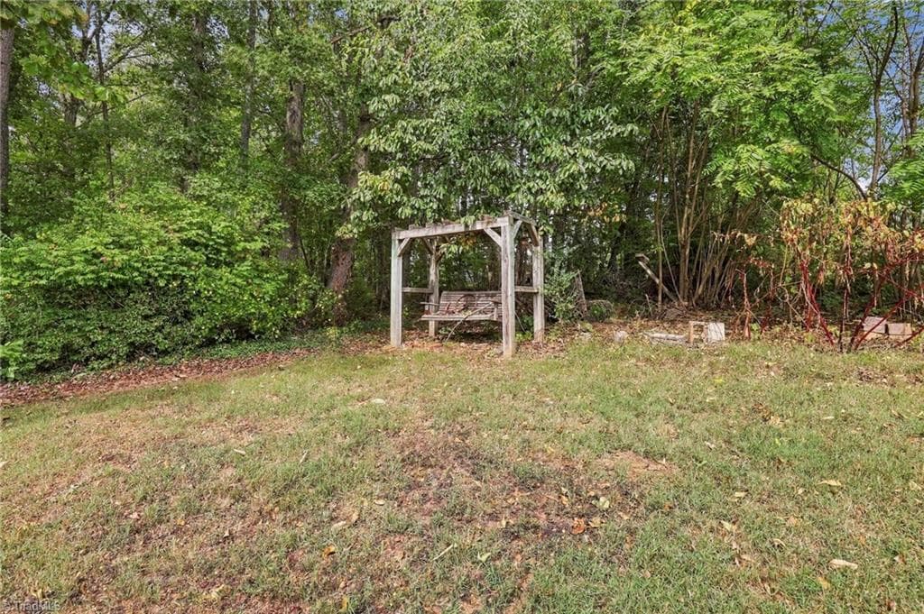 Manufactured Home at 1077 Brown Farm Road, Walnut Cove NC 27052, Walnut Cove, photo 34 of 48