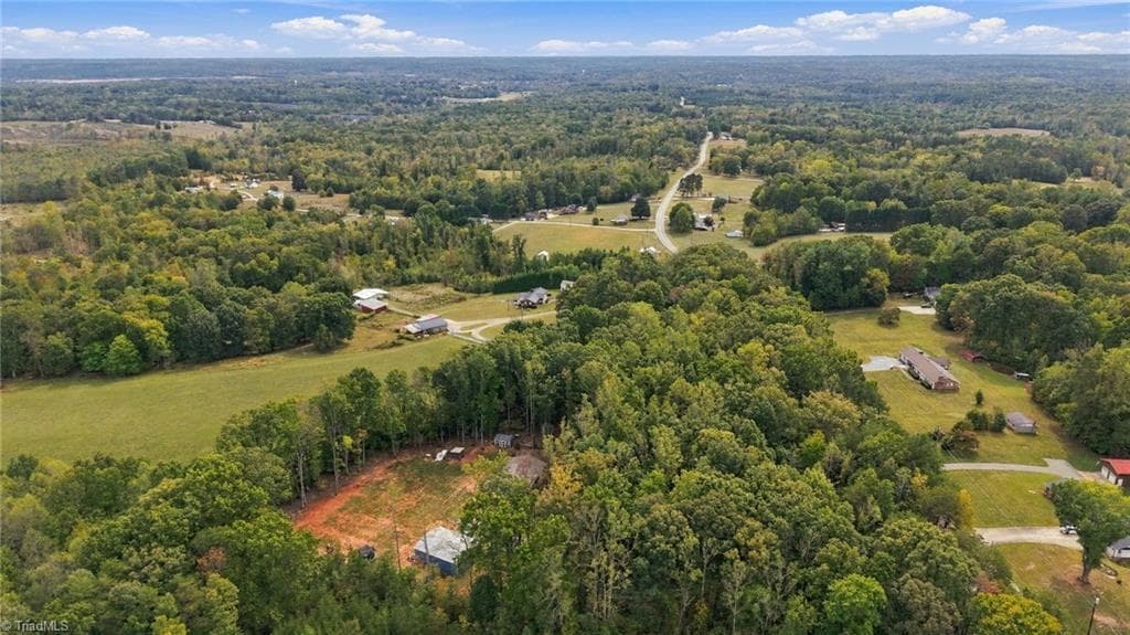 Manufactured Home at 1077 Brown Farm Road, Walnut Cove NC 27052, Walnut Cove, photo 40 of 48