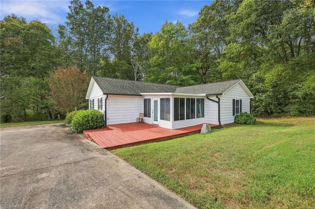 Manufactured Home at 1077 Brown Farm Road, Walnut Cove NC 27052, Walnut Cove, photo 35 of 48