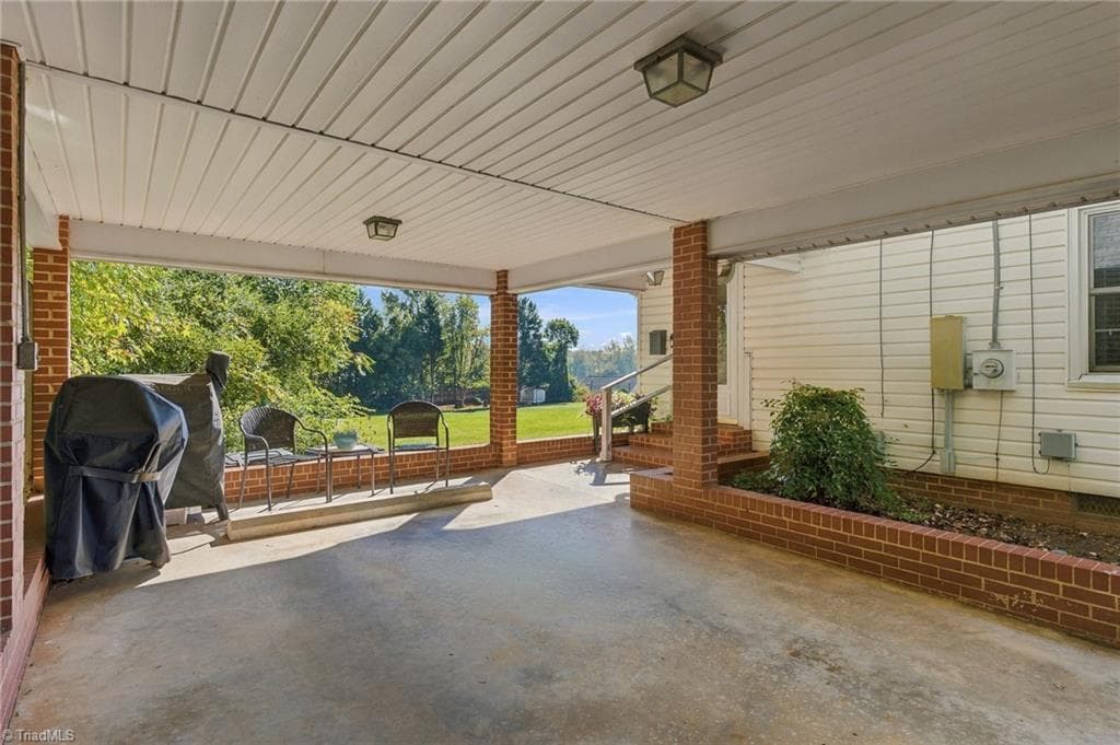 Stick/Site Built at 455 S Peace Haven Road, Winston-Salem NC 27103, Winston-Salem, photo 37 of 49